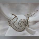 The Athena Collection: Vicky Forrester is a designer jewellery maker of contemporary bespoke jewellery. 