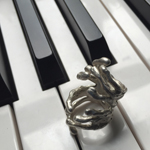 splint Ring for the pianist - Vicky Forrester Jeweller
